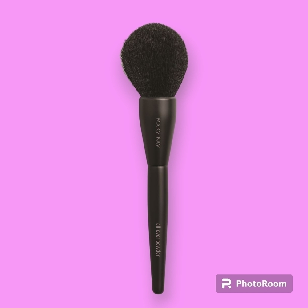 Mary Kay All-Over Powder Brush